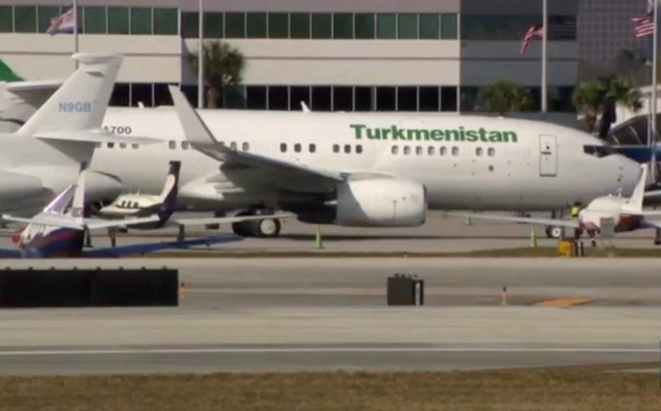 Gurbanguli Berdimuhamedov samolyoti AQSHda shikastlandi (video)